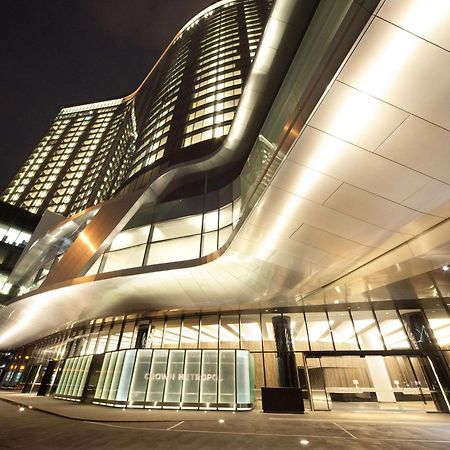 Hotel Crown Metropol Melbourne Esterno foto The hotel at night
