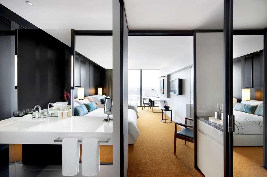 Hotel Crown Metropol Melbourne Camera foto A room at the hotel