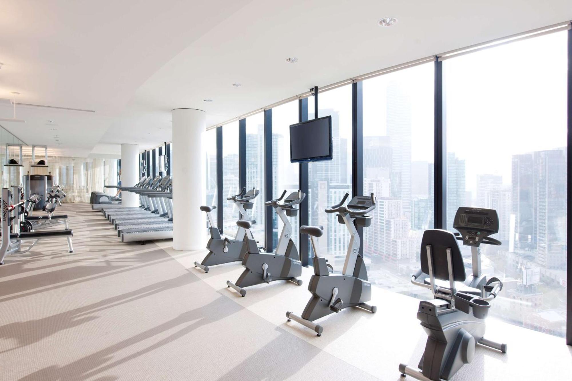 Hotel Crown Metropol Melbourne Esterno foto The gym at the hotel