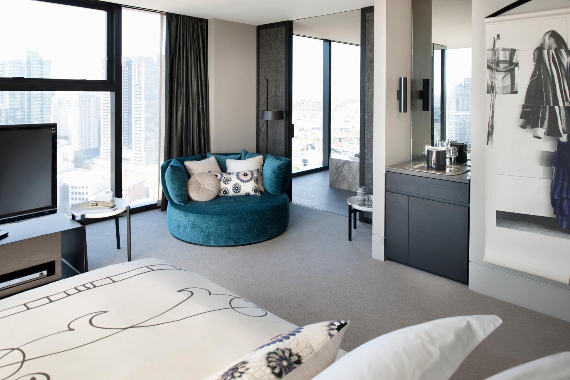 Hotel Crown Metropol Melbourne Esterno foto A bedroom at the hotel