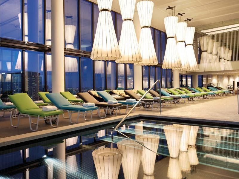 Hotel Crown Metropol Melbourne Esterno foto The Sky Pool