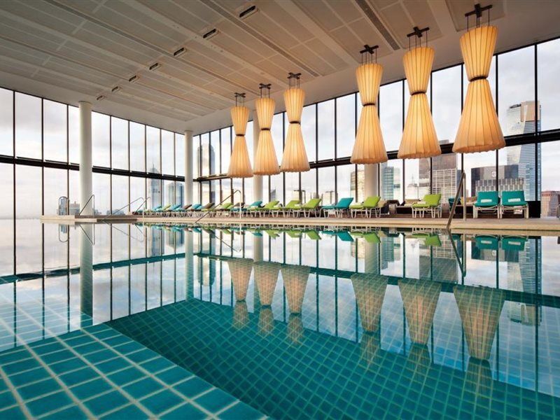 Hotel Crown Metropol Melbourne Esterno foto The pool at the 1215